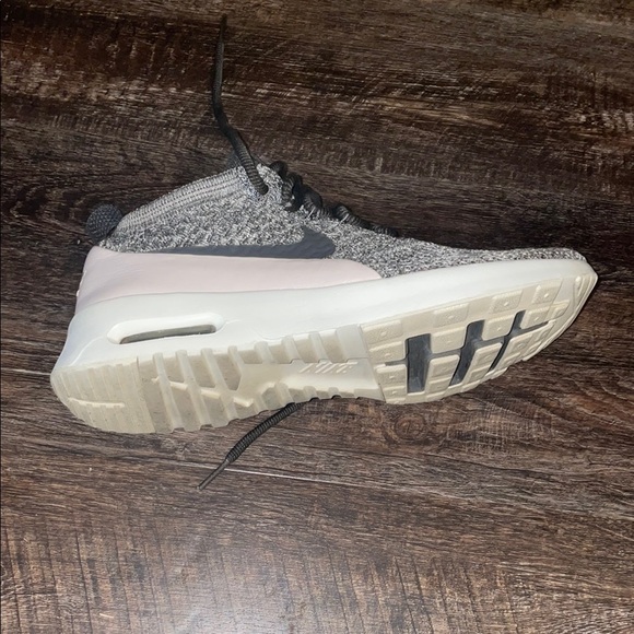 Nike Black and Gray Comfort Sneakers - Picture 8 of 8